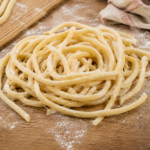 Lombrichelli: Die handgerollte Pasta aus Latium Lombrichelli – Die handgerollte Pasta aus Latium