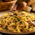 Tagliatelle ai Funghi: Wenn der Herbst auf Pasta trifft Tagliatelle ai Funghi: Wenn der Herbst auf Pasta trifft